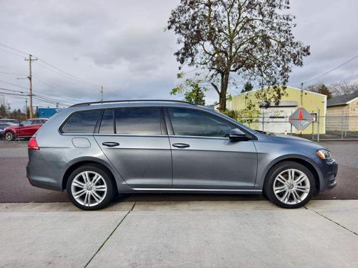 2015 Volkswagen Golf SportWagen TDI SE 4-Door