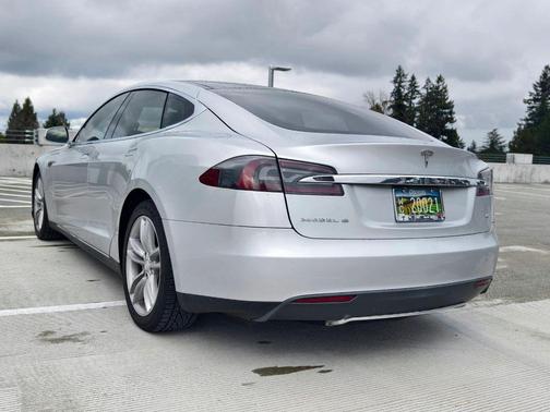 Silver Metallic 2013 Tesla Model S Sedan 4D