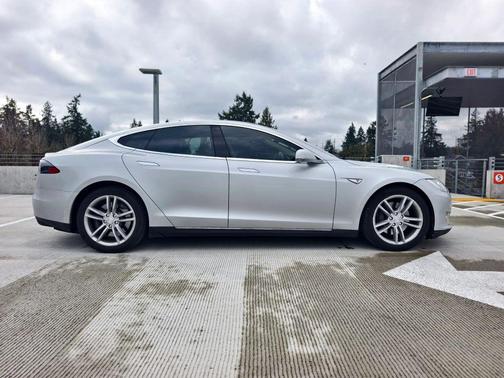 2013 Tesla Model S Sedan 4D