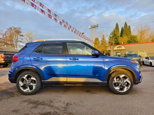 2022 Hyundai VENUE SEL