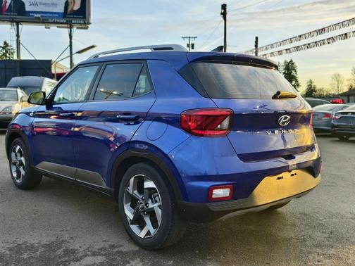 2022 Hyundai VENUE SEL