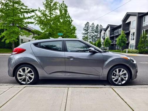 2016 Hyundai Veloster Base