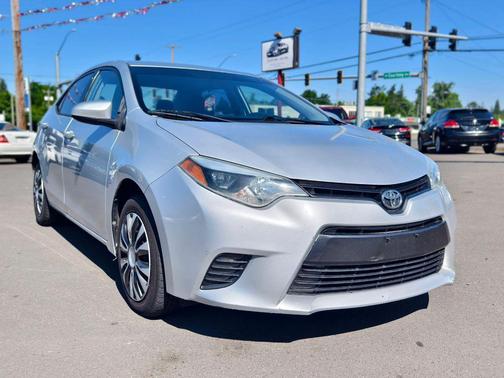Classic Silver Metallic 2016 Toyota Corolla LE Plus