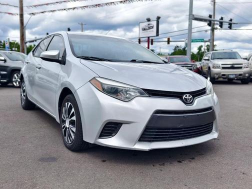 Classic Silver Metallic 2016 Toyota Corolla LE Plus