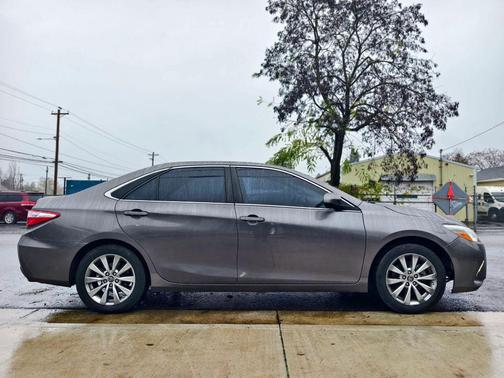 2017 Toyota Camry XLE