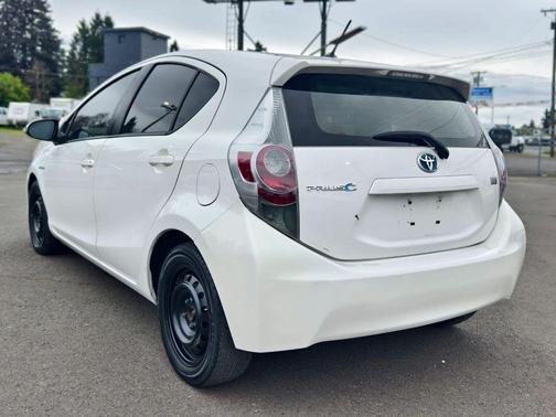 Super White 2013 Toyota Prius c One