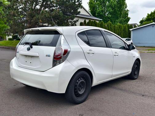 2013 Toyota Prius c One