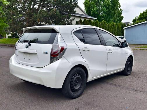 2013 Toyota Prius c One