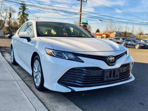 2019 Toyota Camry LE