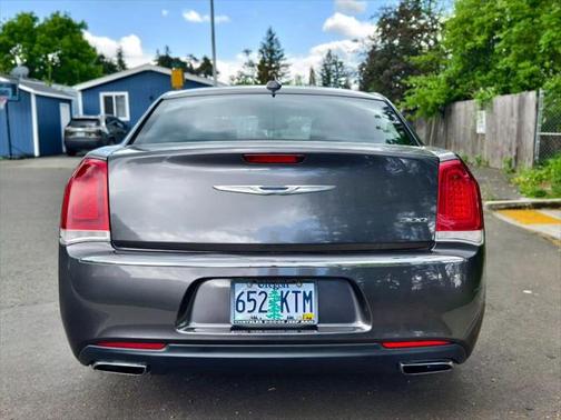 2015 Chrysler 300 Limited