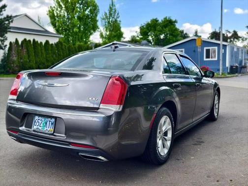 2015 Chrysler 300 Limited