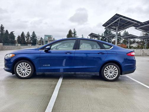 2014 Ford Fusion Hybrid S