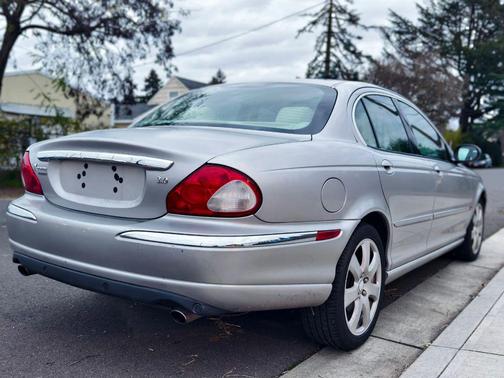 2005 Jaguar X-Type 3.0L Sedan 4D