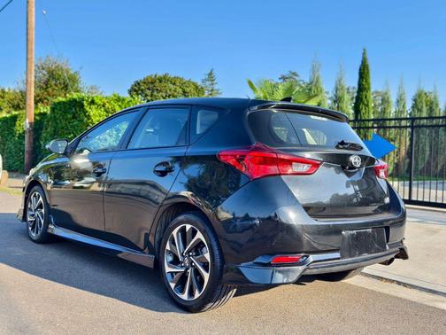 2016 Scion iM Hatchback 4D