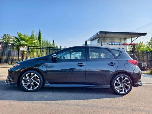 2016 Scion iM Hatchback 4D