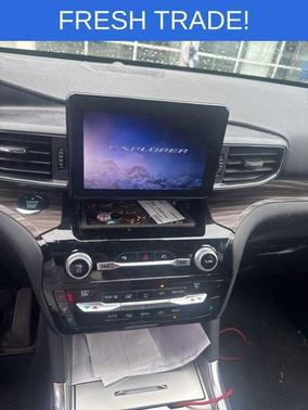 White 2021 Ford Explorer Limited