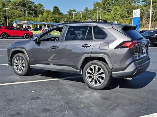 2020 Toyota RAV4 XLE Premium