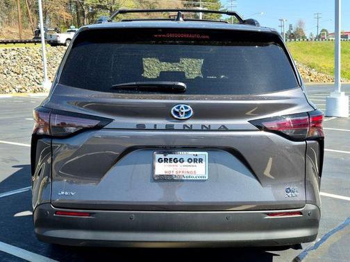 2025 Toyota Sienna XLE