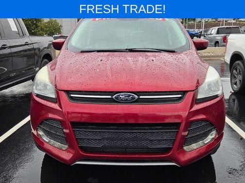 Ruby Red Metallic 2016 Ford Escape SE