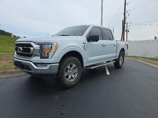 White Metallic 2022 Ford F-150 XLT