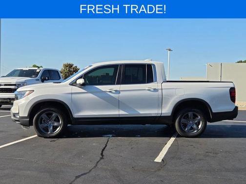 White 2023 Honda Ridgeline RTL