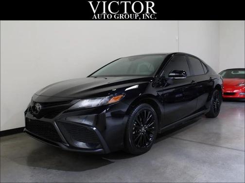 Black 2022 Toyota Camry SE