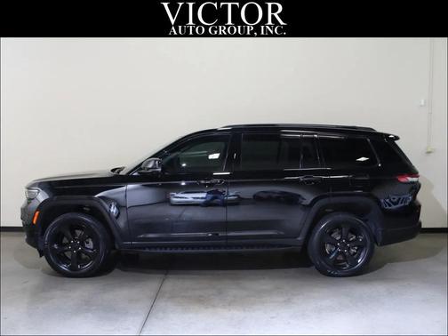 Black 2022 Jeep Grand Cherokee L Limited SUV