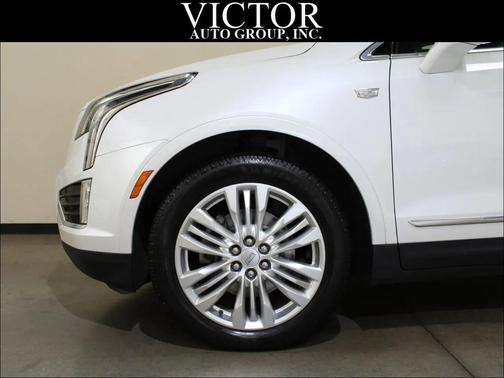 White 2017 Cadillac XT5 Premium Luxury