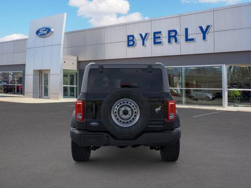 2025 Ford Bronco Base