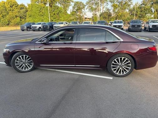 2017 Lincoln Continental Select