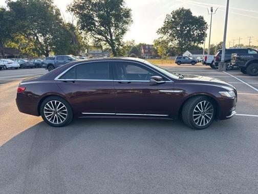 2017 Lincoln Continental Select