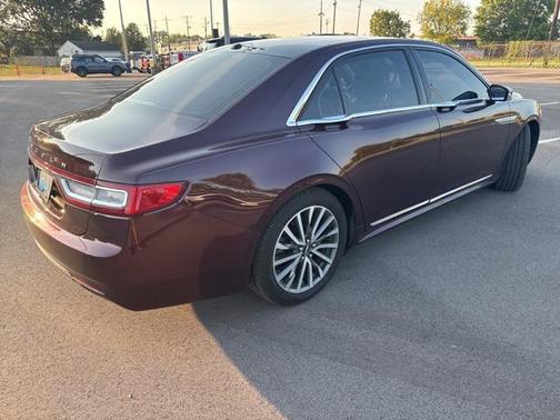 2017 Lincoln Continental Select