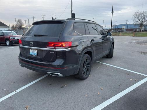 2022 Volkswagen Atlas 2.0T SE w/Technology 4MOTION