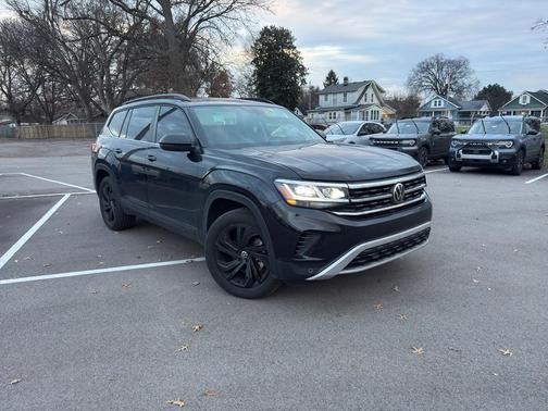 2022 Volkswagen Atlas 2.0T SE w/Technology 4MOTION