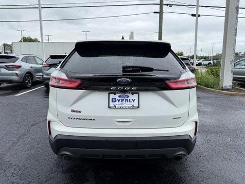 2022 Ford Edge Titanium