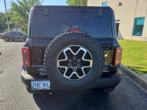 SHADOW BLACK 2024 Ford Bronco OUTER BANKS