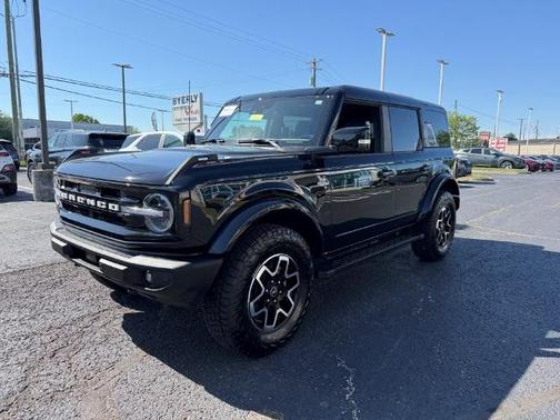 SHADOW BLACK 2024 Ford Bronco OUTER BANKS
