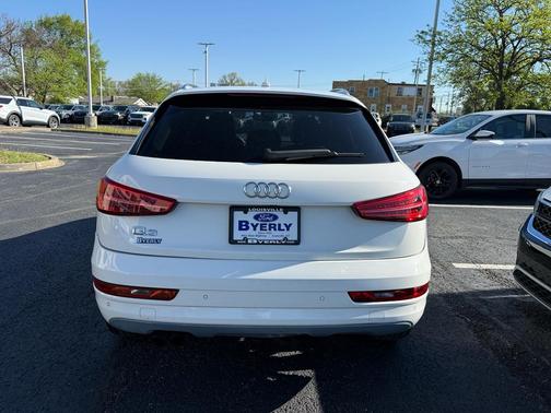 Cortina White 2018 Audi Q3 2.0T Premium