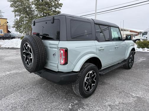 2022 Ford Bronco Outer Banks