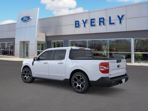Space White Metallic 2026 Ford Maverick Lariat