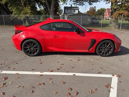 2024 Toyota GR86 Premium