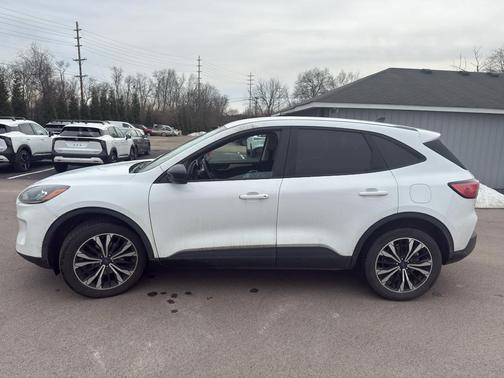 2022 Ford Escape SE