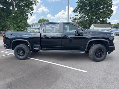 2024 Chevrolet Silverado 2500 4WD Crew Cab Standard Bed ZR2
