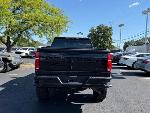 2024 Chevrolet Silverado 2500 4WD Crew Cab Standard Bed ZR2