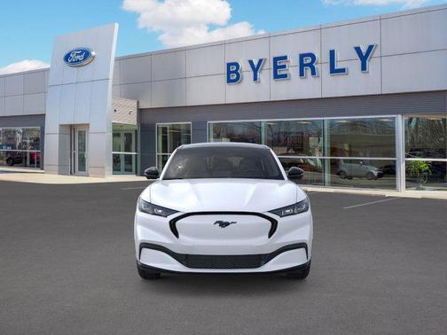 Star White Metallic Tri-Coat 2026 Ford Mustang Mach-E Premium