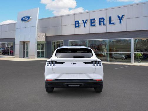 Star White Metallic Tri-Coat 2026 Ford Mustang Mach-E Premium