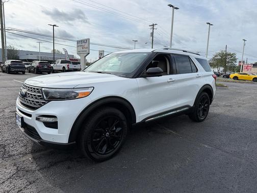Oxford White 2021 Ford Explorer Limited