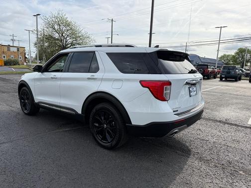 Oxford White 2021 Ford Explorer Limited