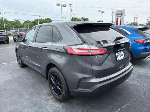 2022 Ford Edge SE
