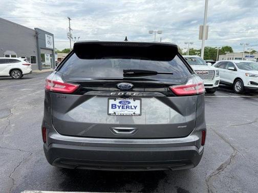 2022 Ford Edge SE